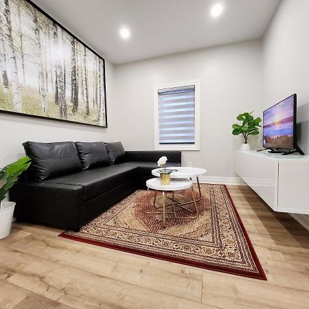 The Cozy Cove Modern King-Bedroom Full Apartment Sainte-Catherine Εξωτερικό φωτογραφία