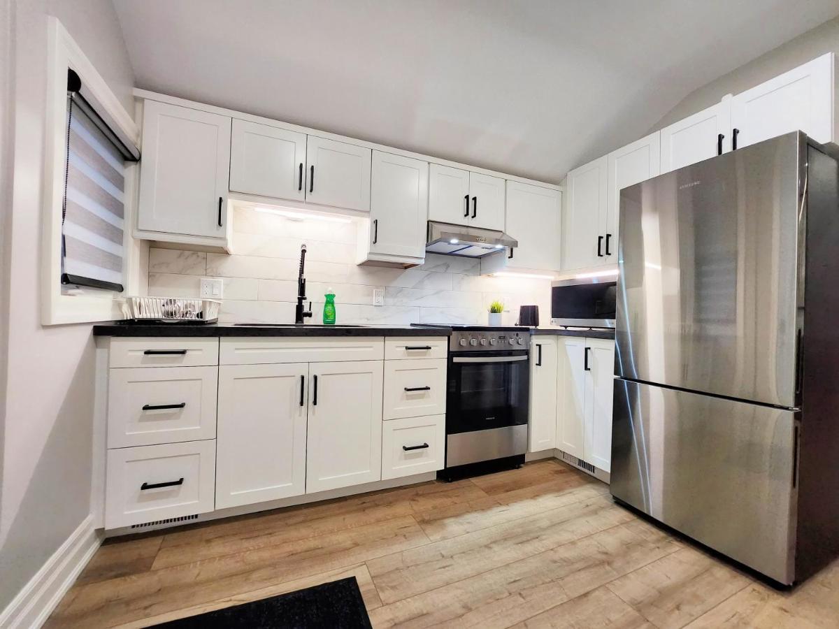 The Cozy Cove Modern King-Bedroom Full Apartment Sainte-Catherine Εξωτερικό φωτογραφία